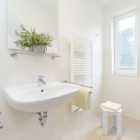 L4 - Lindenstrasse 1 - Feriendomizil Hollich Grömitz