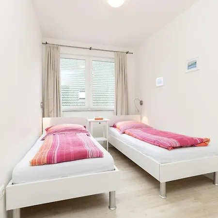 L4 - Lindenstrasse 1 - Feriendomizil Hollich Apartament